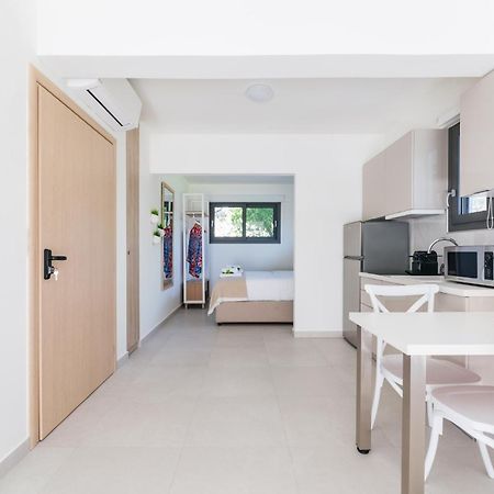 Mariya Art Living Apartment Nea Skioni Room photo
